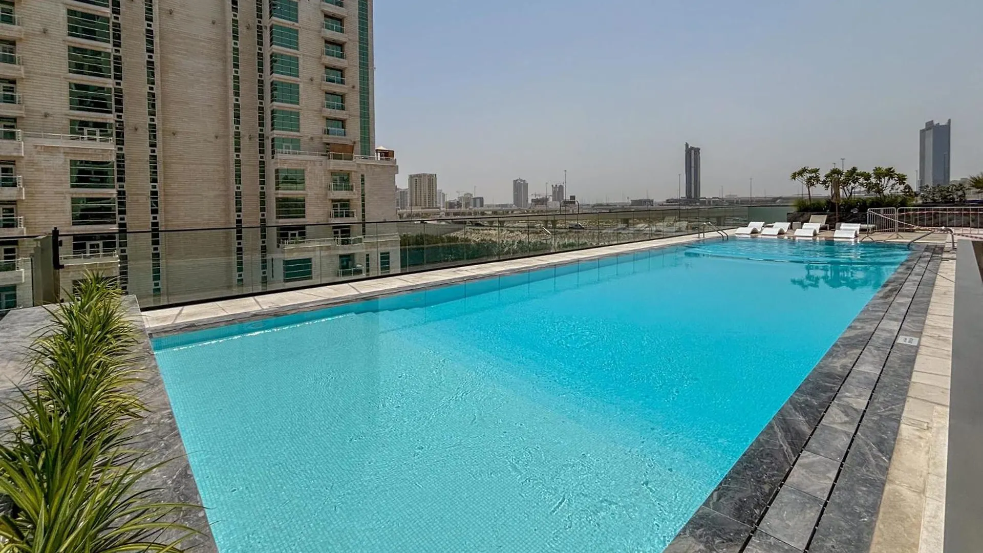 Daire Frank Porter - Binghatti Nova Dubai